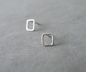 Boucles d'oreilles carrées géométriques Sterling Tiny Squares Boucles d'oreilles minimalistes Bijoux modernes 1