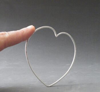 Bracelet coeur en argent sterling Bracelet romantique minimaliste Bracelet coeur décrit par SteamyLab 2