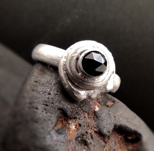 Iron Stone Collection, Populonia Ring, Nature Inspired Texture, Etruscans Inspired Ring, Black Faceted Spinel Stone