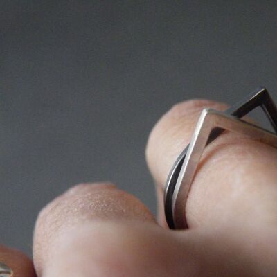 Teardrop Stapelring für Damen, Sterlingsilber oxidiertes Silber Zeitgenössischer moderner Ring Geschenkideen