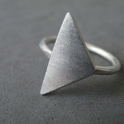 Sterling Silver Triangle Ring Geometric Modern Ring Dainty Minimalist Ring by SteamyLab