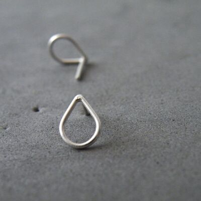 Piccoli orecchini a goccia con borchie a goccia Orecchini a perno in argento sterling Gioielli geometrici minimalisti moderni di SteamyLab