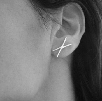 Boucles d'oreilles Cross Stud, boucles d'oreilles lettre, boucles d'oreilles minimalistes modernes pour femmes 4