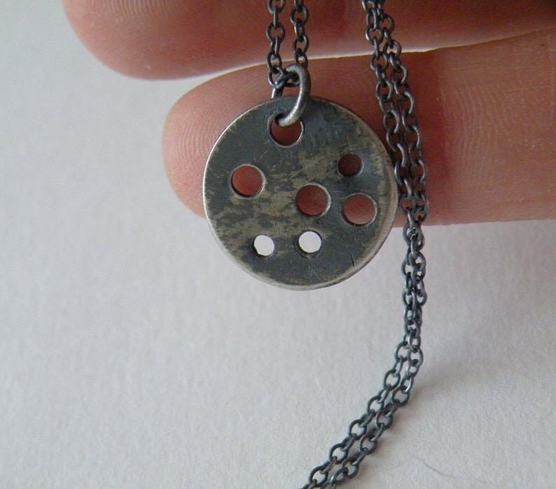 Collar del espacio exterior Agujeros negros Colgante Collar de plata esterlina Ciencia Astronomía Joyería Estrella Joyería por SteamyLab