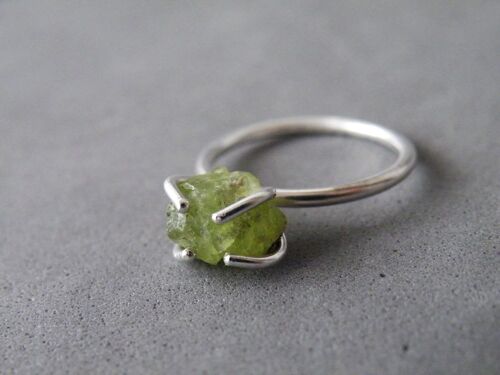 Raw Green Peridot Solitaire Ring, August Birthstone Jewelry Women, Ring Gift Ideas