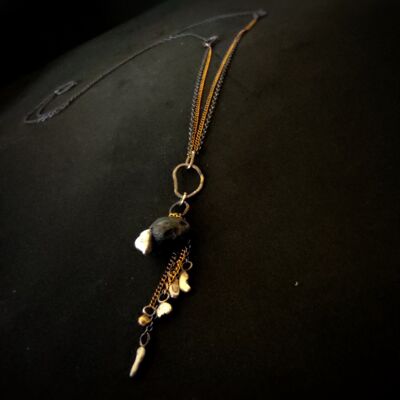 Eisenstein-Sammlung, Eisenhalskette, Silberkiesel, Roheisenstein, goldgefüllte Kette, etruskisch inspirierte Halskette