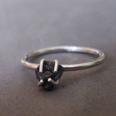 Anello solitario diamante nero Authenthic Raw Uncut diamante africano CONFLITTO FREE Diamond Ring Sterling Silver rebbi April Bithstone