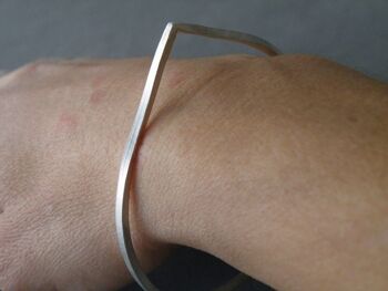 Bracelet en forme de larme Bracelet empilable Argent sterling Argent oxydé Bijoux géométriques modernes contemporains par SteamyLab 2