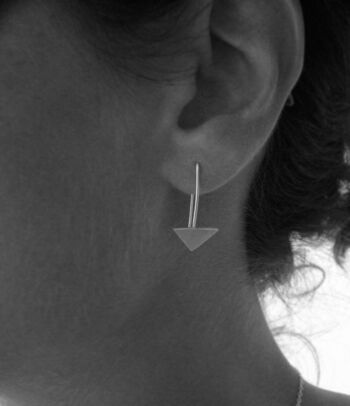 Boucles d'oreilles triangle géométriques en argent sterling, boucles d'oreilles minimalistes modernes pour femmes 5