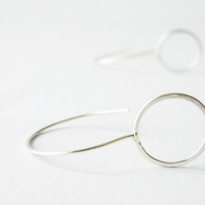 Sterling Silber Kreis Ohrringe Geometrische Ohrringe Vollmond Ohrringe Minimalistisches Design von SteamyLab