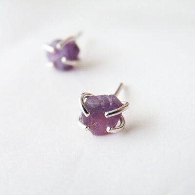 Boucles d'oreilles Rough Purple Ruby Stud, Boucles d'oreilles en argent sterling avec pierre de naissance de juillet, Cadeaux pour femmes