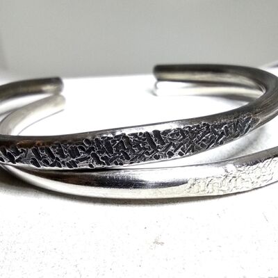 Robuste 4 mm Manschette aus Sterlingsilber, Herrenmanschette, Geschenkidee, Unisex-Silberarmband, Silber-Finish, oxidierte Oberfläche, einzeln erhältlich