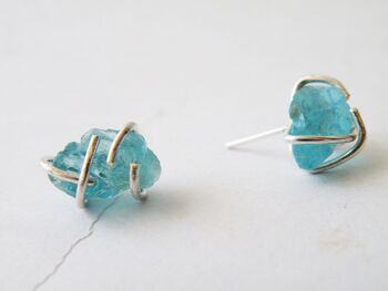 Boucles d'oreilles Rough Seas Blue Apatite Nuggets, Boucles d'oreilles Aqua Stone Stud pour elle, Idées de bijoux pour femmes 2