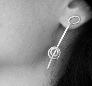 Boucles d'oreilles géométriques faites à la main Mismatch Boucles d'oreilles pour femme Argent sterling Bijoux modernes Idées cadeaux 2