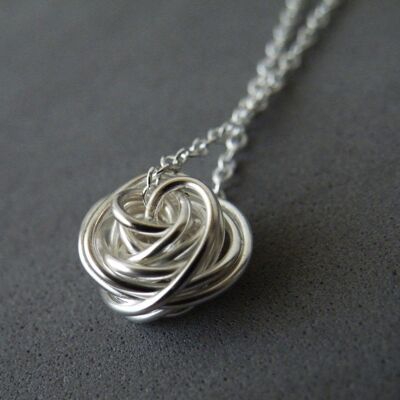 Collana con nodo in argento Collana con ciondolo in argento sterling Collana minimalista di SteamyLab