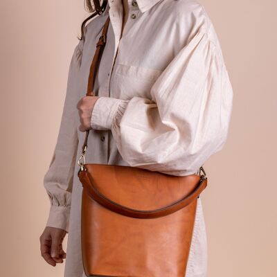 Leather Bag - Bobbi Bucket Bag Maxi - Cognac Classic Leather
