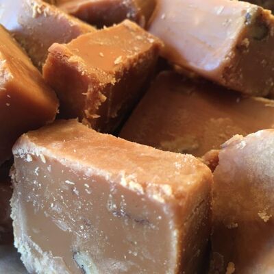 Maple & Walnut Fudge - Half Bar Box 150g e