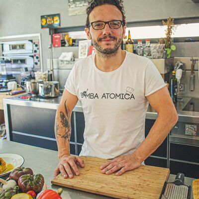 T-shirt (bianca) - BOMBA ATOMICA - di Casa Zanoni