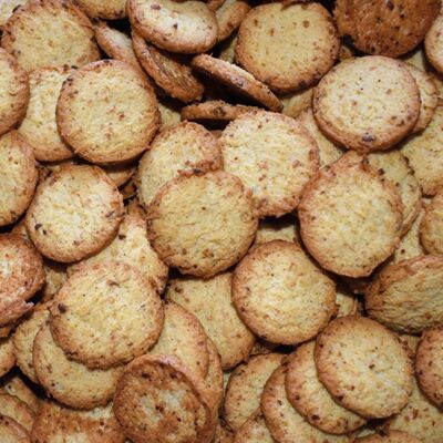 1 Kg of mini aperitif cookies: Goat cheese – Figs IN BULK