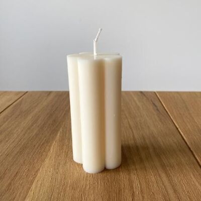 flowers candle | off-white