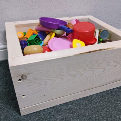 Small chunky storage box - Grey washed effect