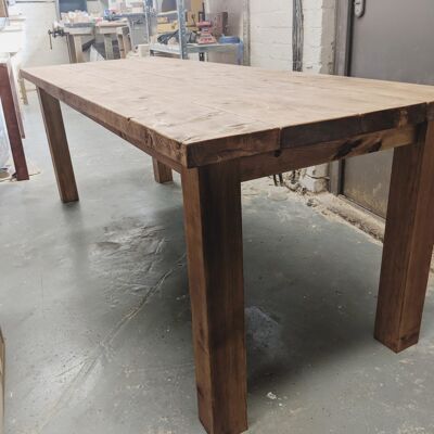 6-person chunky dining table - Medium Oak stain