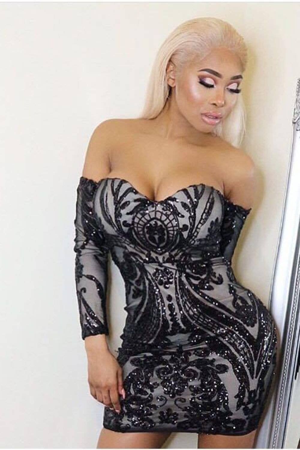 Abito con scollo a cuore e illusione di paillettes nero di Parigi