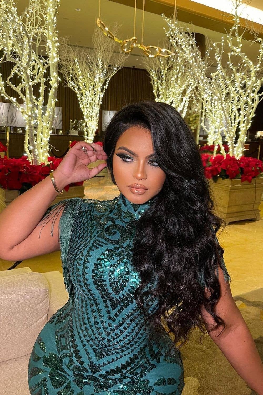 Vestido ilusión adornado con lentejuelas y flecos con flecos de Kylie Vip Green Luxe