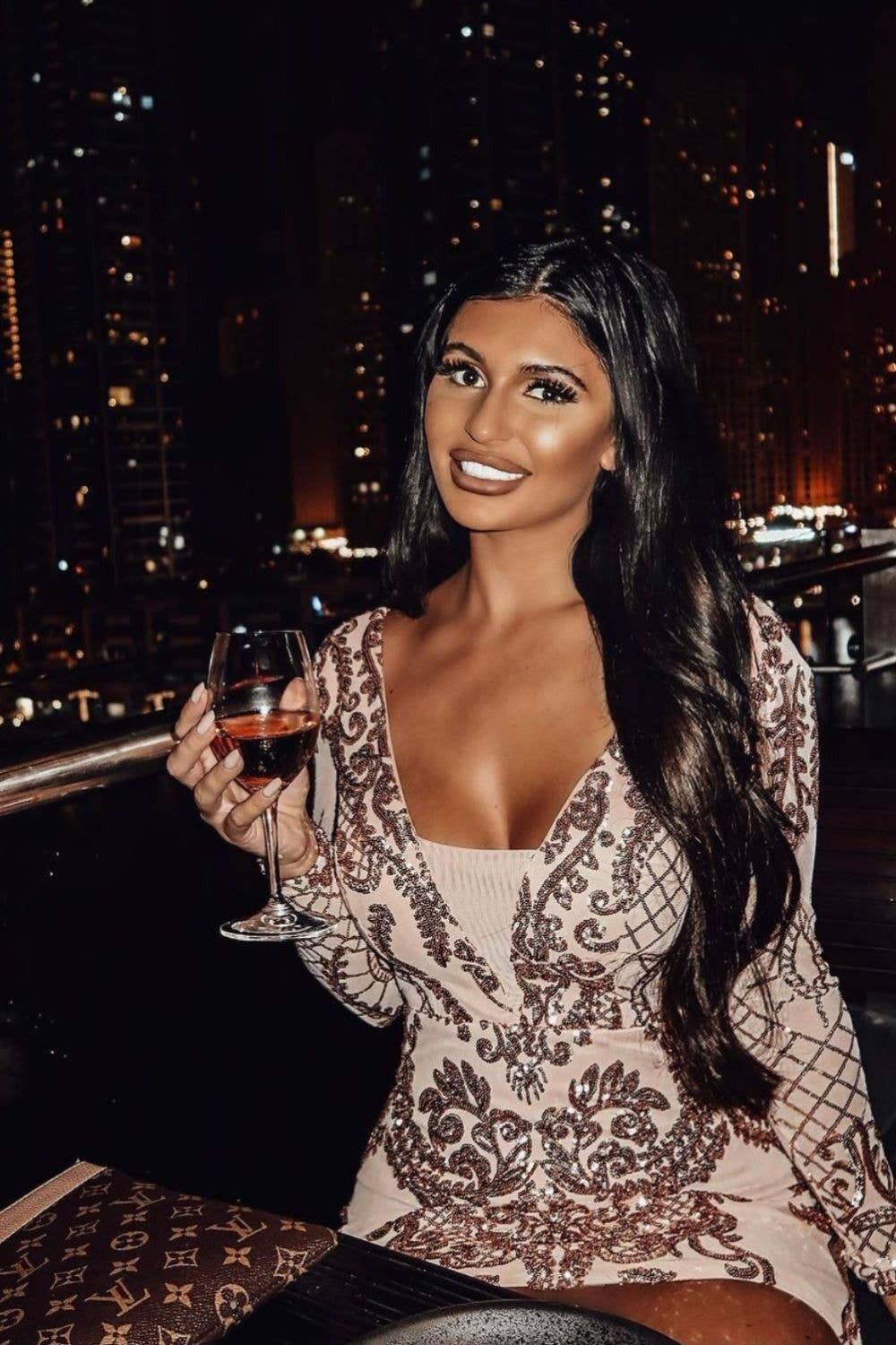 Secrets Abito con paillettes a scollo profondo in rete floreale con maniche lunghe a V in oro rosa