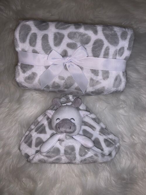 Giraffe Comforter & Blanket