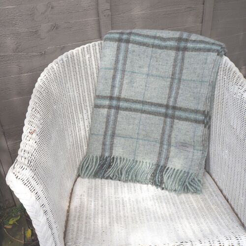 Hettie platinum neutral throw