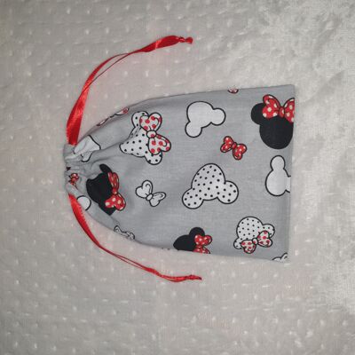 washable bamboo wipes with its matching red Mickey / Minnie storage pouch