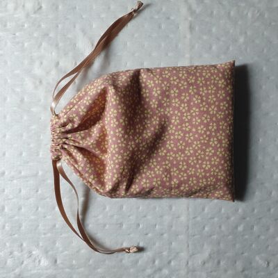 washable bamboo wipes with its matching Rose Fleur storage pouch