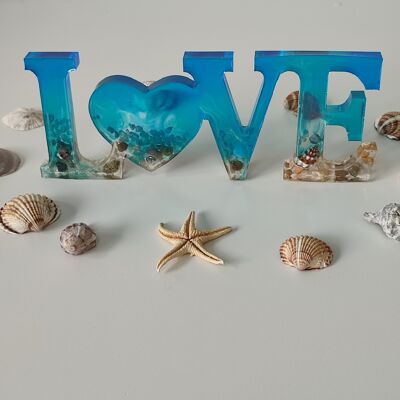 Mesa decorativa 'LOVE' de resina epoxi