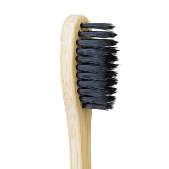 Pack familial de 4 brosses à dents 
en bambou naturel et filaments charbon 
SOUPLE 3