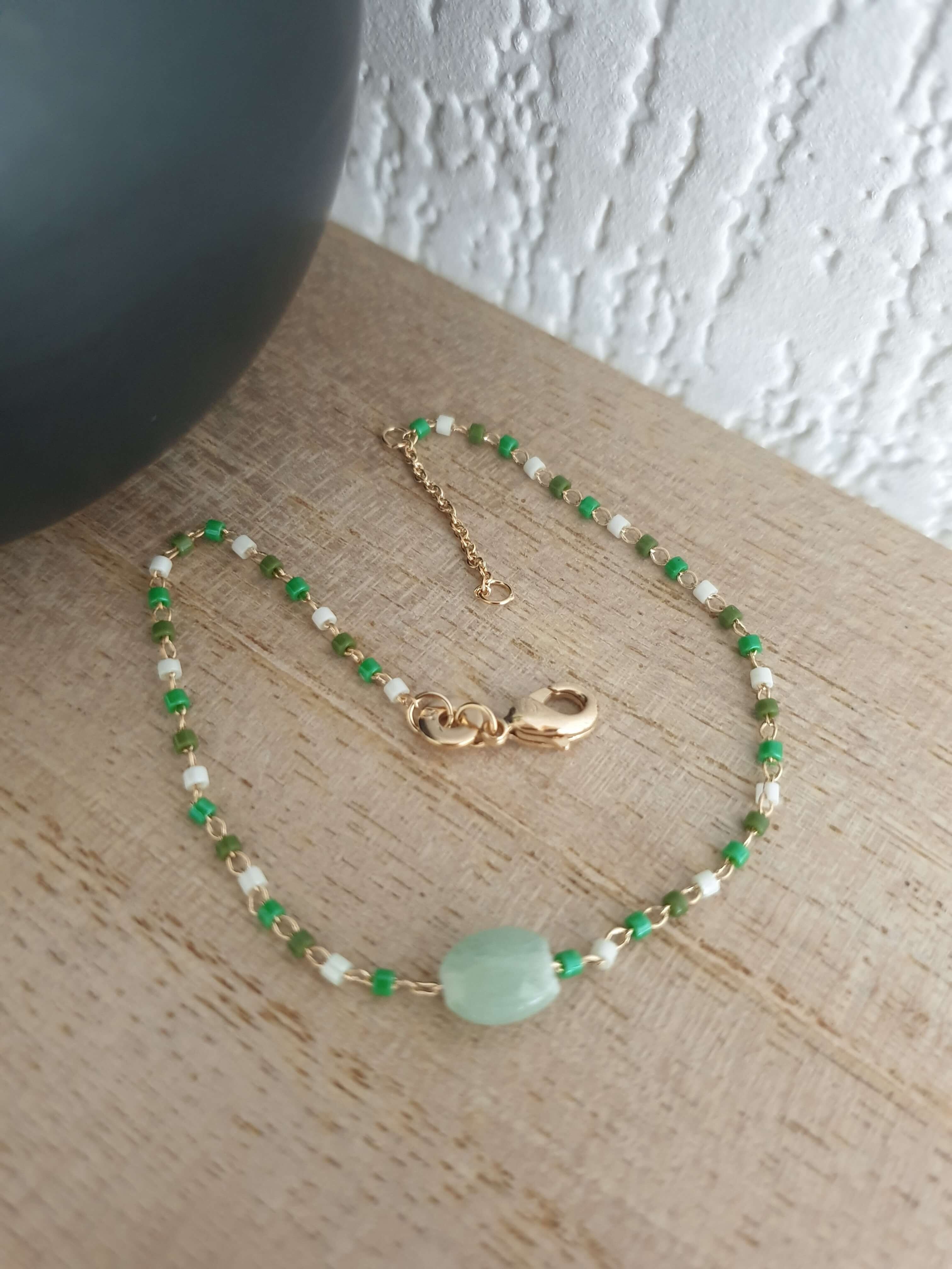 Bracciale placcato oro con pietra avventurina ovale e perle Miyuki, lunghezza 18 cm regolabile a 16 cm