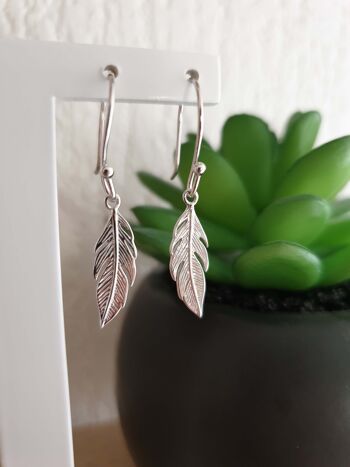 Boucles d'oreilles "plume" en argent 925/1000 rhodié, avec crochets 2