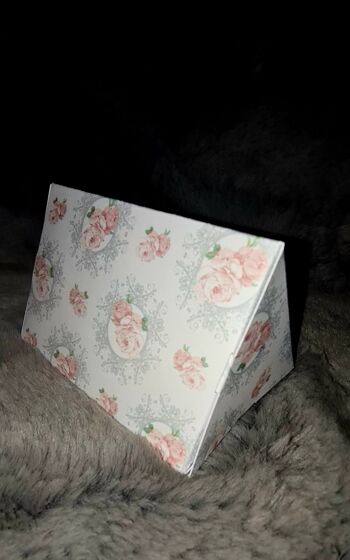 Boîte cadeau en forme de Toblerone pour 3 x 5 ou 10 barrettes Snap - Papillon floral noir et blanc 3