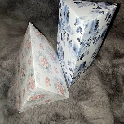 Confezione regalo a forma di Toblerone per 3 x 5 o 10 barrette a scatto - Mamma floreale blu