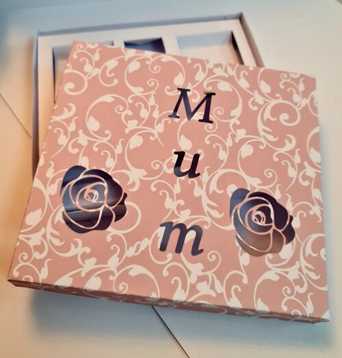 2 50g Snap Bar & 3 Shapes Gift Box - Black & White Floral Mum