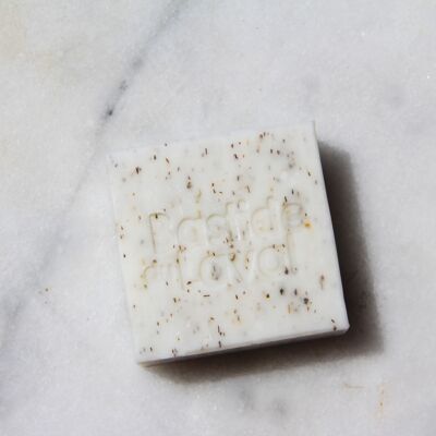 Exfoliating cube soap scented with thyme, rosemary and lavandin 100g