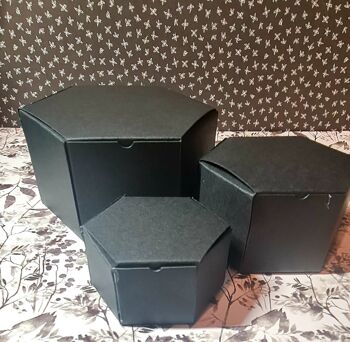 Trio Stack Hexagon Boxes - Noir & Blanc Floral Rose Floral Love Rouge & Gris 2