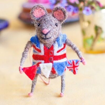 Platinum Jubilee Mouse With Union Jack Bunting - by Sew Heart Felt