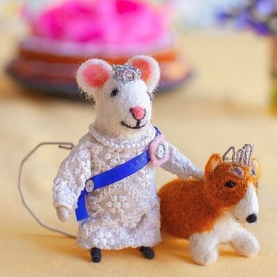 Jubilee Queen Mouse con Princess Corgi - de Sew Heart Felt