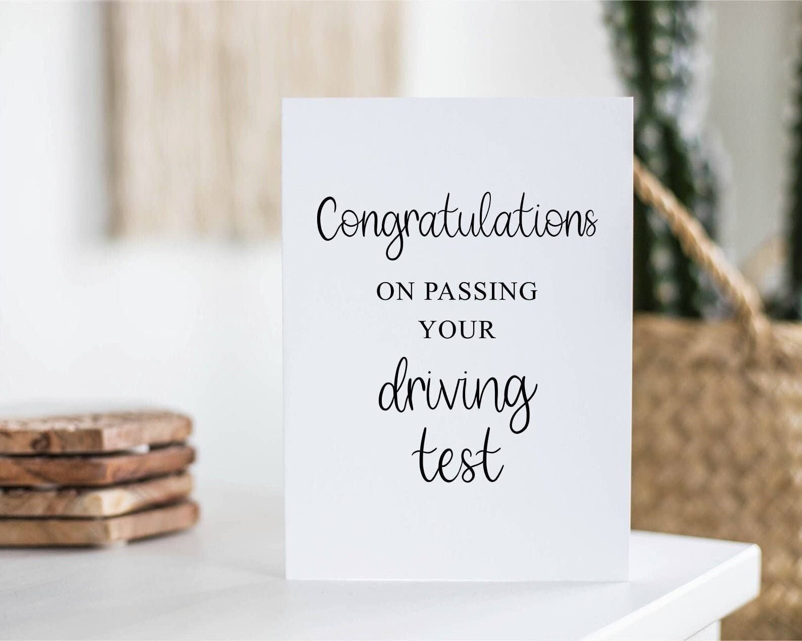 Congratulazioni per aver superato la tua carta dell'esame di guida