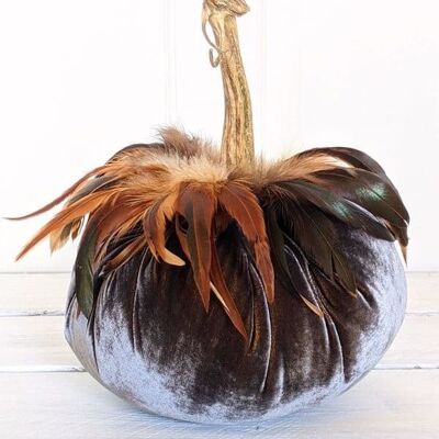 Silver Owl Pumpkin with Schlappen Feather Collar 8 Inch