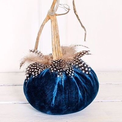 Prussian Pumpkin with Guinea Feather Collar 6 Inch