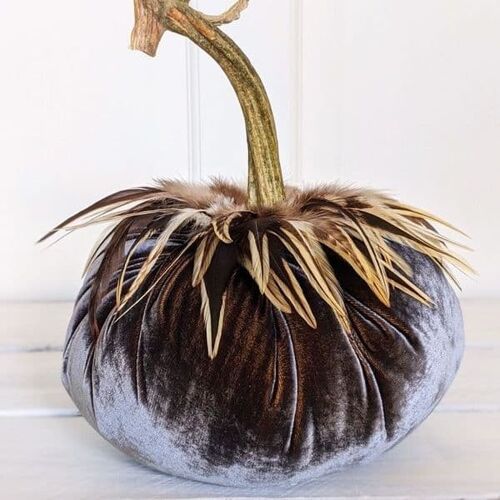 Silver Owl Pumpkin with Hackle Feather Collar 8 Inch