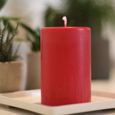 Colored decorative candle 350 gr RED
