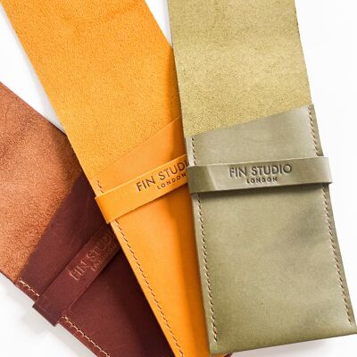 Estuche Fin Studio Leather Mini / Mostaza
